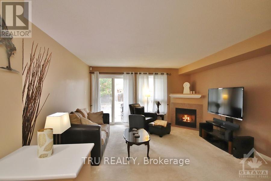 835 LONGFIELDS DRIVE - 6