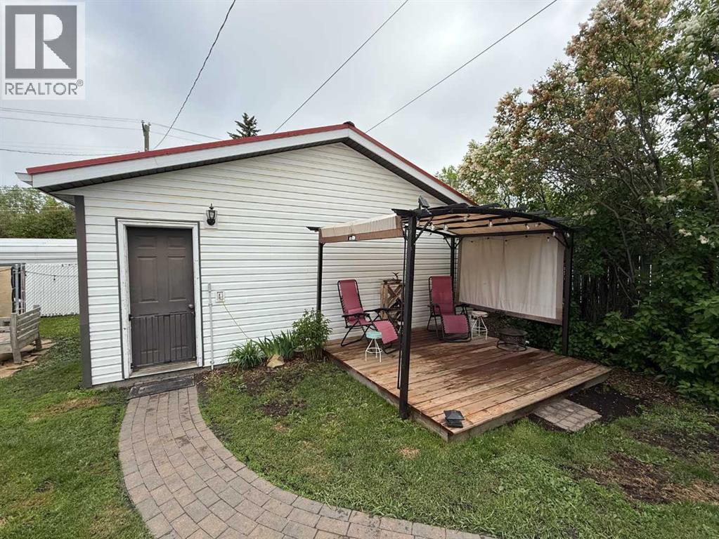 4920 51 Avenue - Photo 34