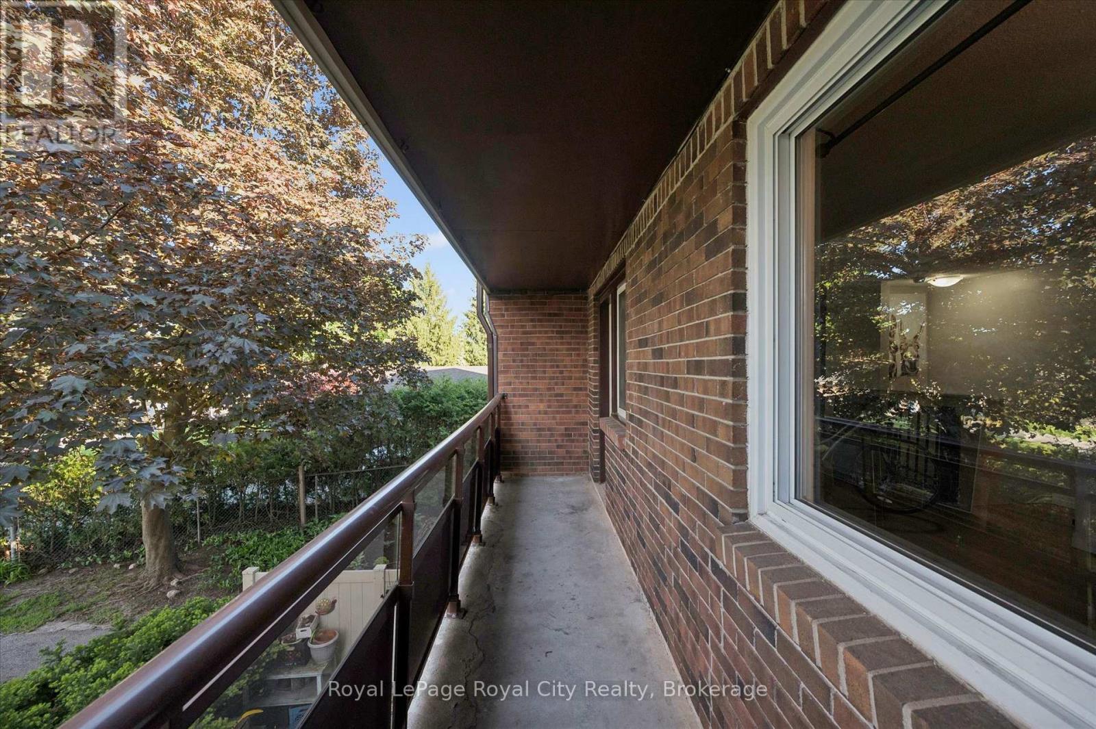 #18 80 BURNS DRIVE - 34