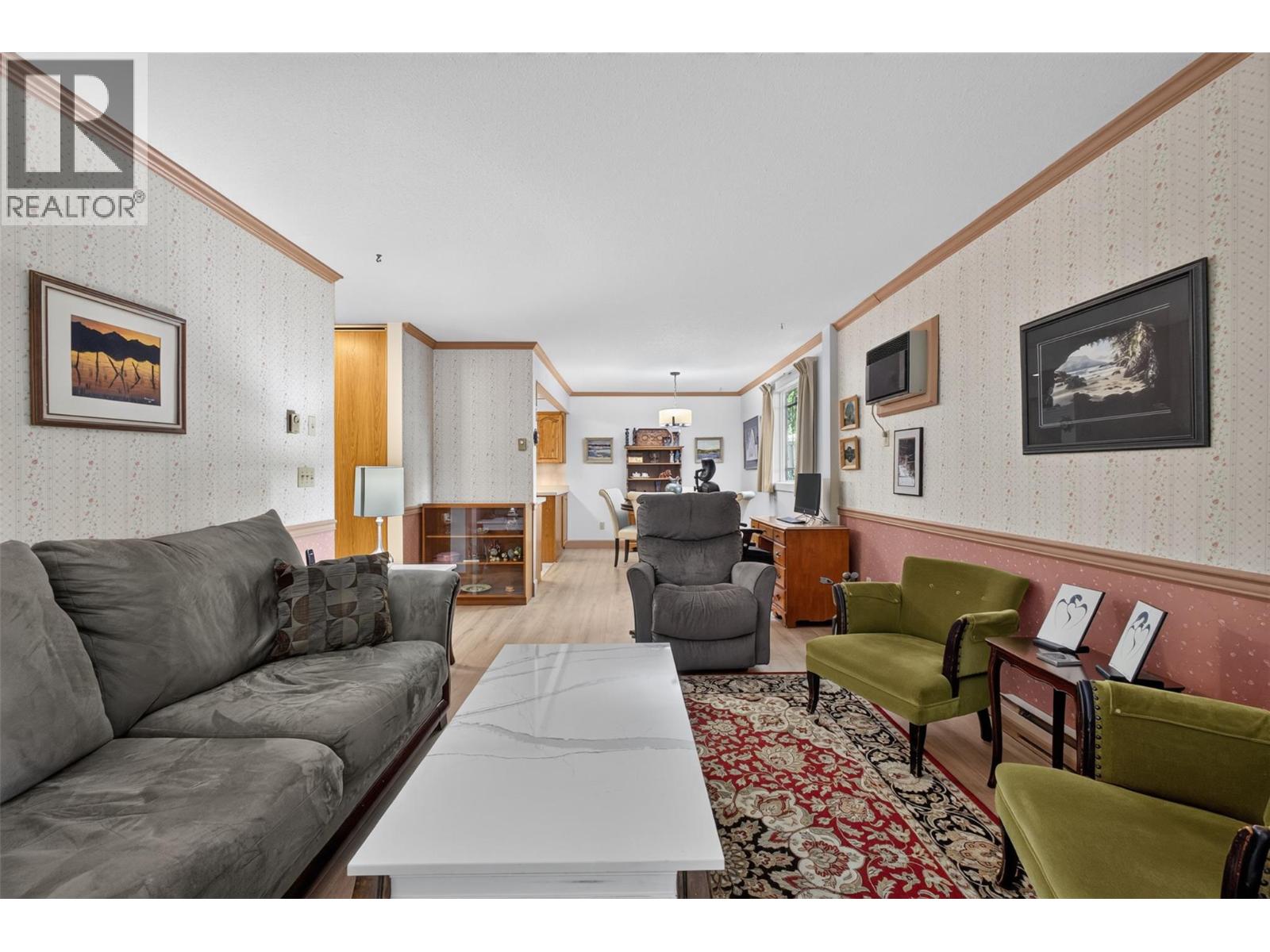 102 1229 Bernard Avenue, Kelowna