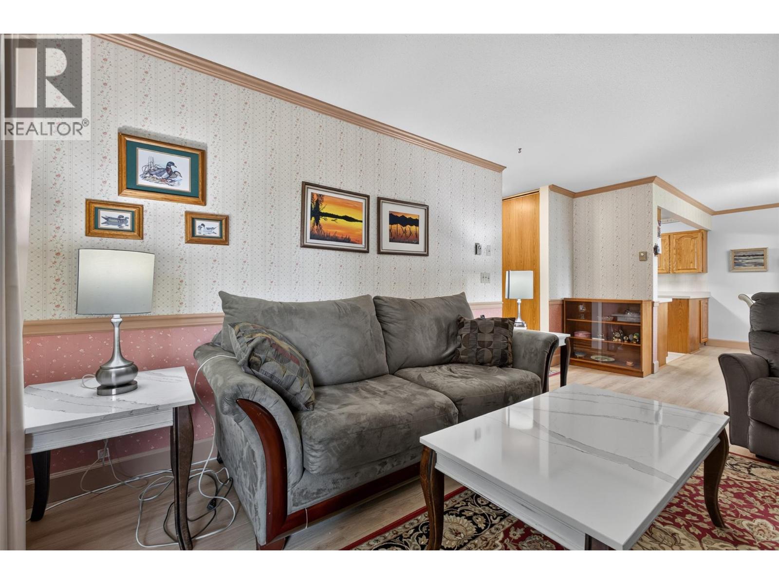 102 1229 Bernard Avenue, Kelowna
