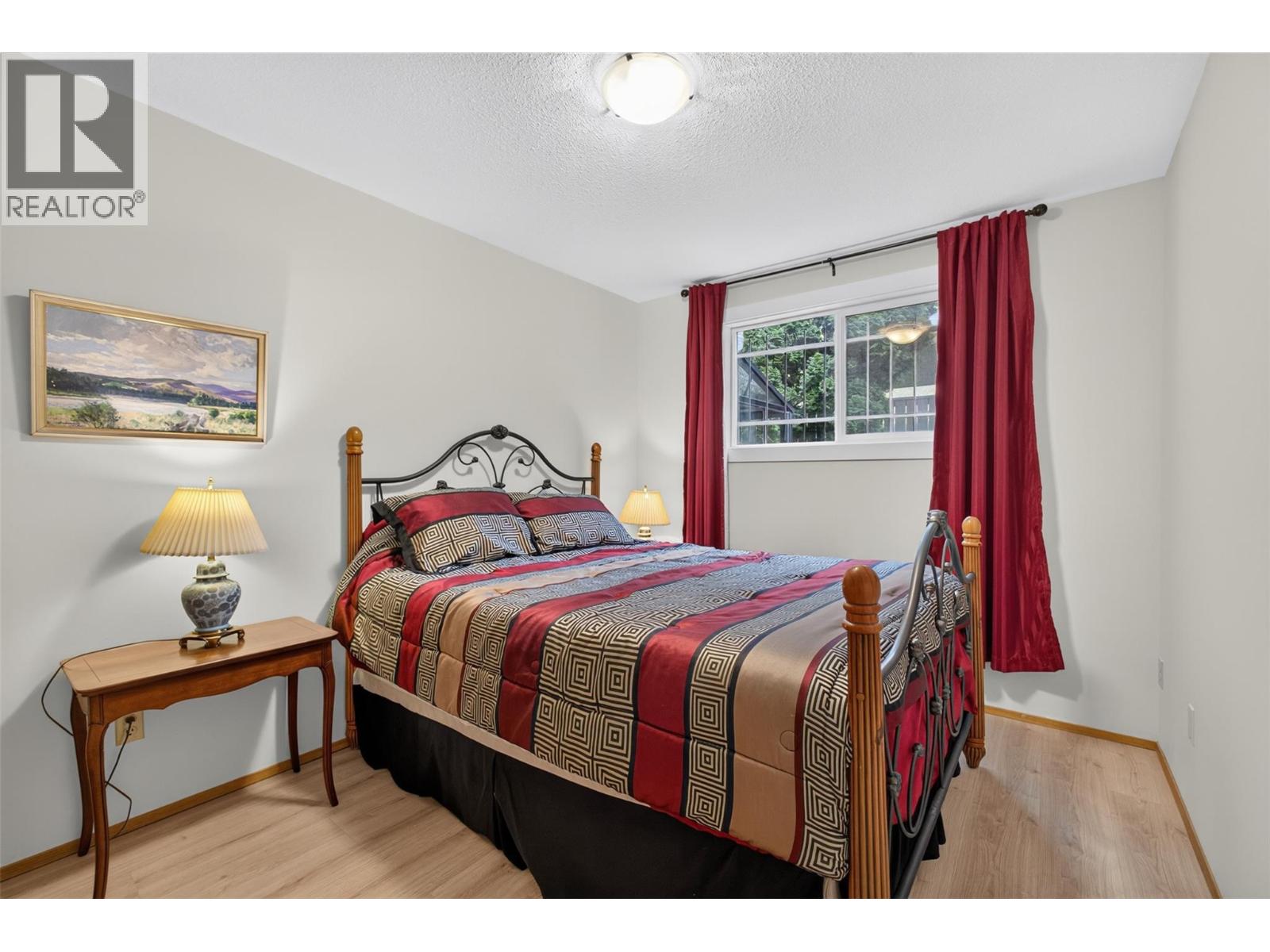 102 1229 Bernard Avenue, Kelowna
