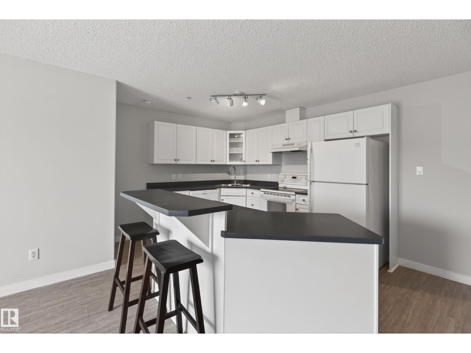 #319 16303 95 ST NW - 11