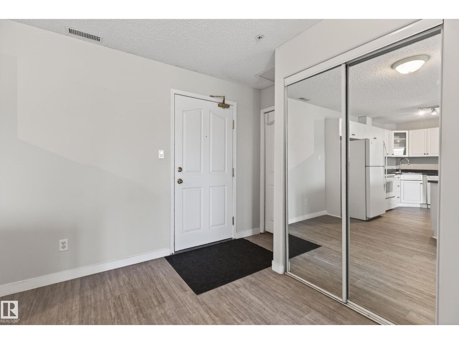 #319 16303 95 ST NW - 8