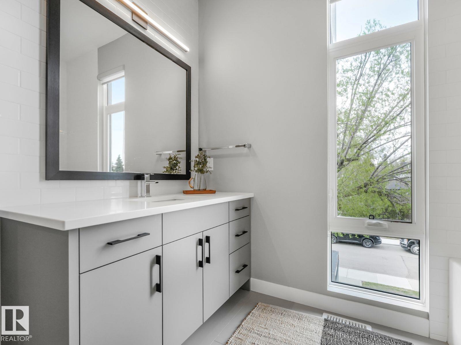 11613 72 AV NW - 12