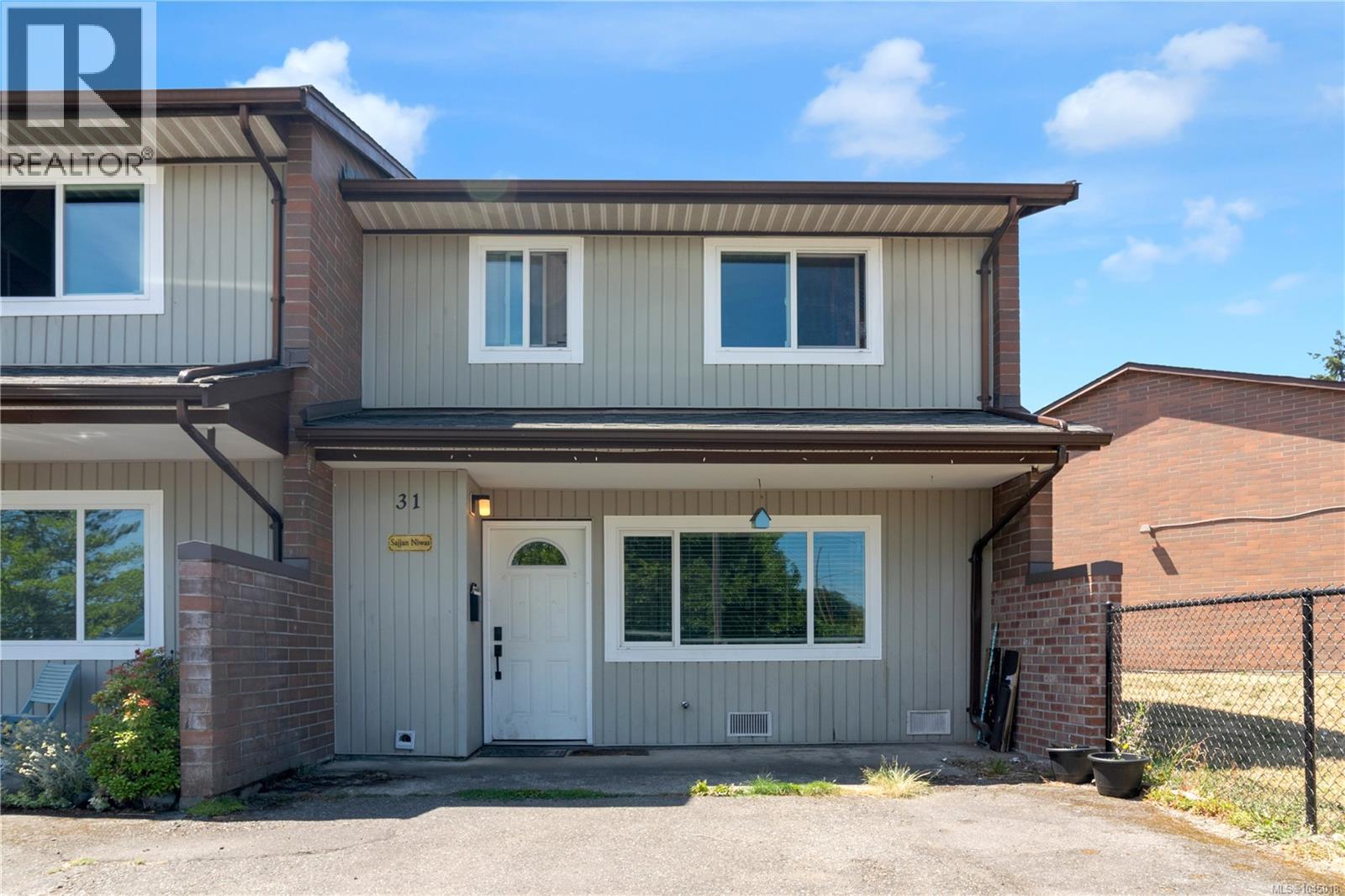 #31 285 Harewood Rd - 1