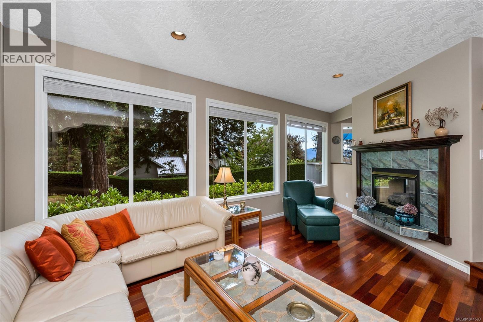 949 Pacific Pl - Image 8