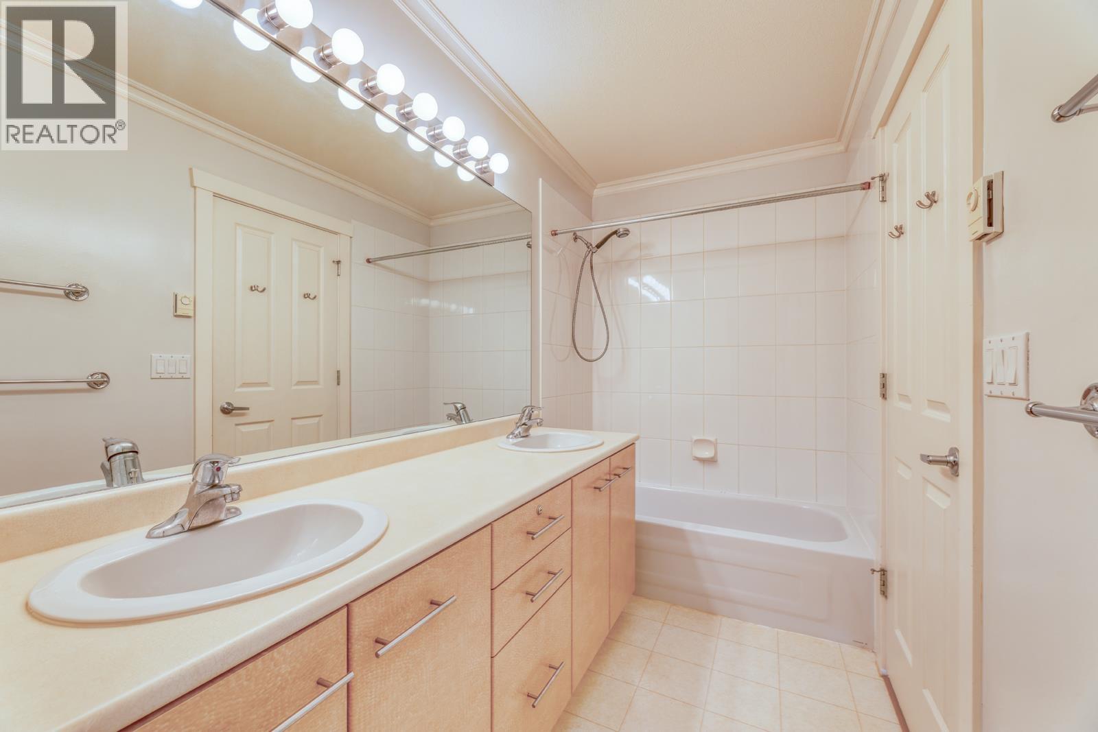 4 Bed, 4 Bath House for Sale in Richmond – 17 9133 SILL AVENUE, Richmond – MLS# R3152491 - Image 15