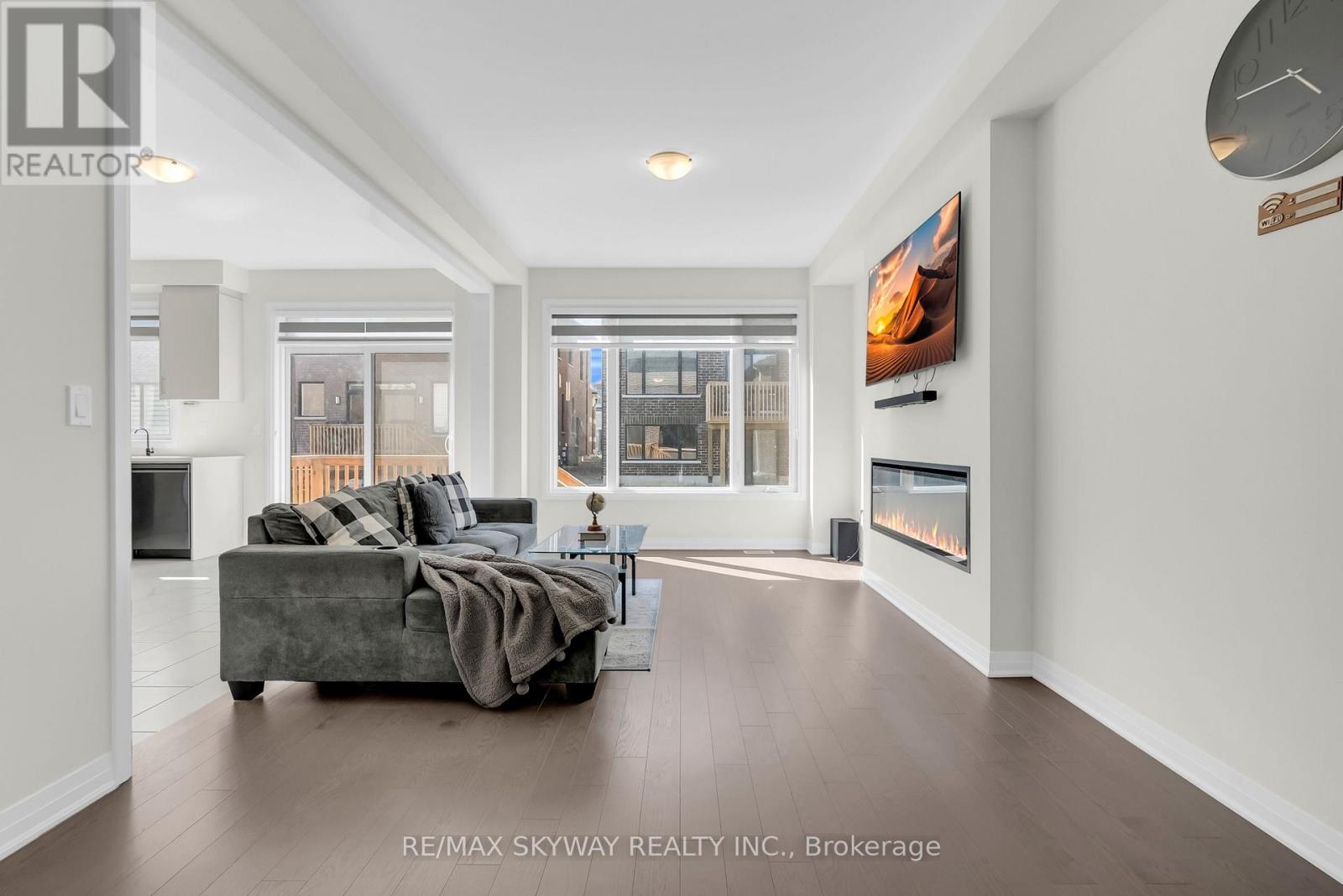 16 TYLER AVENUE - 10