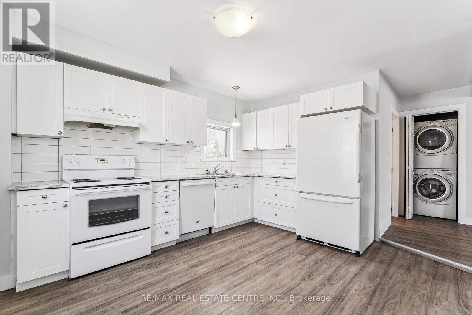 221 OWEN SOUND STREET - 10