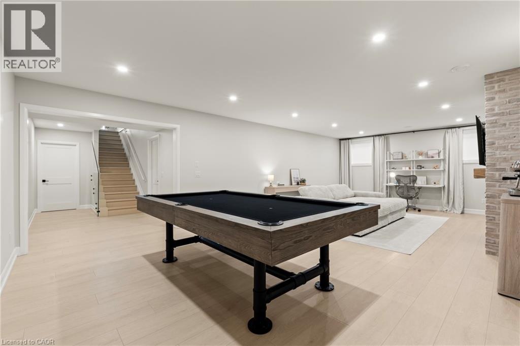 27 MAPLE LEAF Avenue S - 28