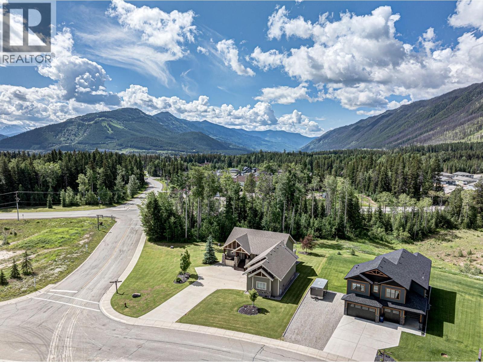 2104 WHISKEY JACK Drive, Sparwood