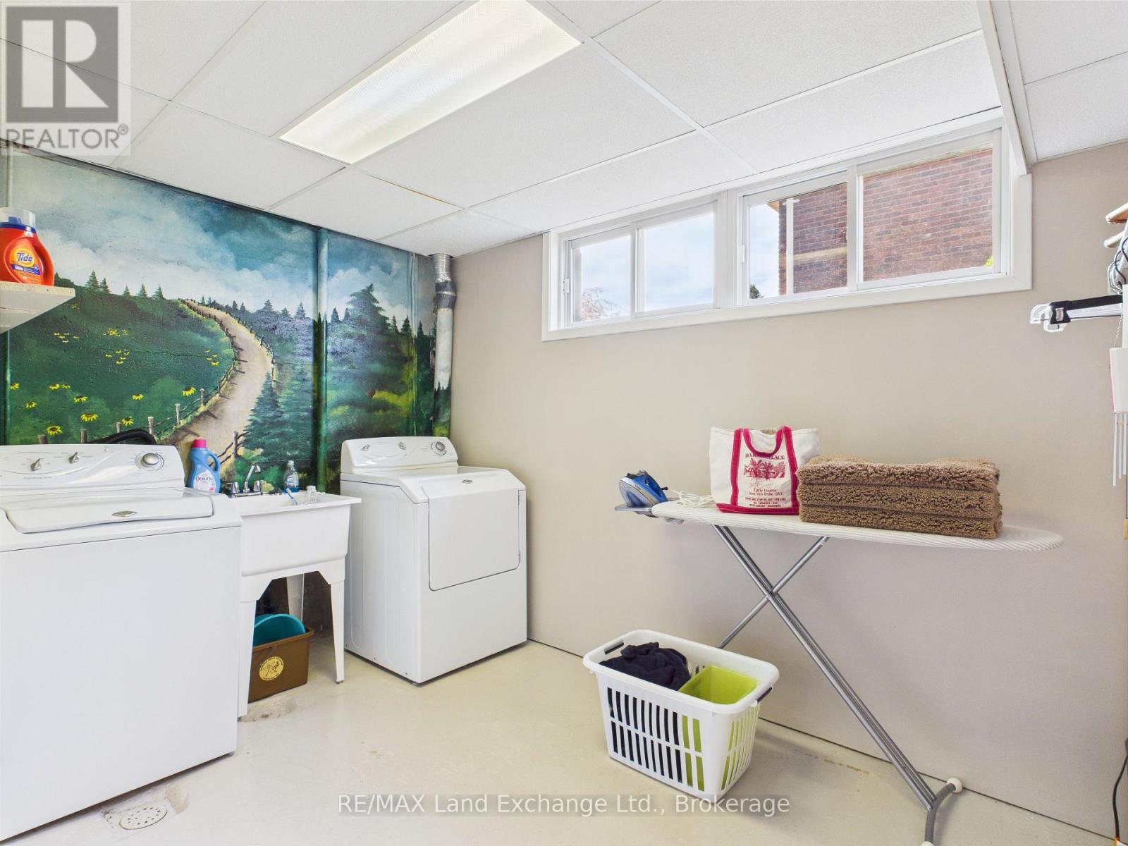 422 PENETANGORE ROW - Image 33