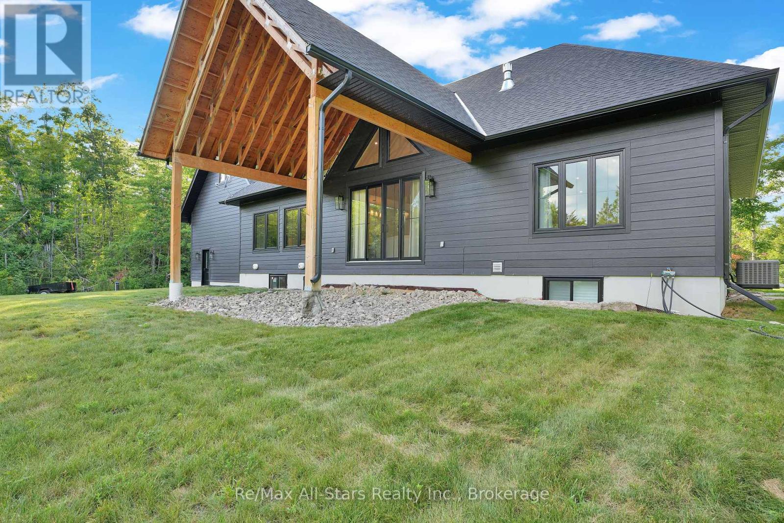 210 WHITE VALLEY ROAD - Image 25