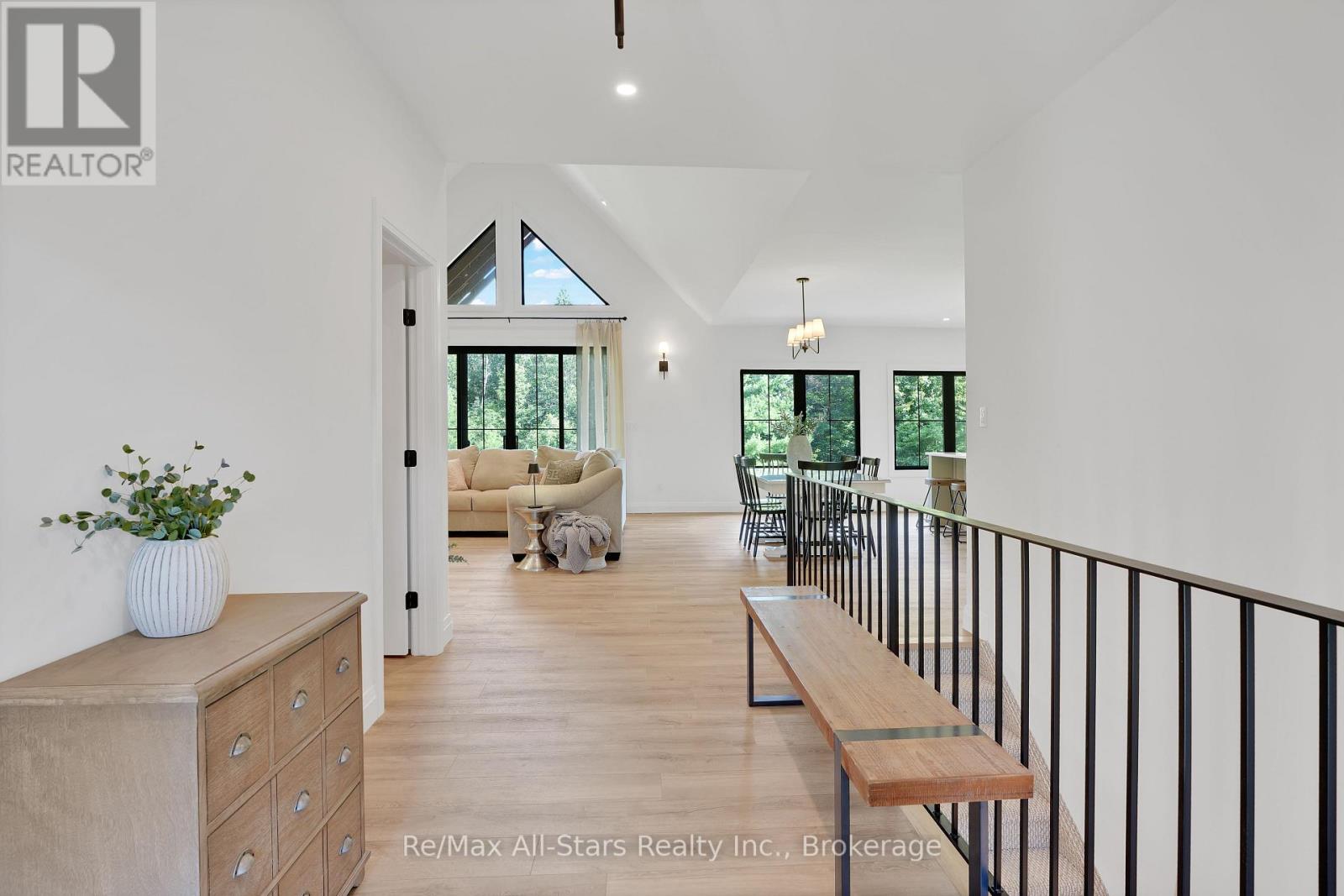 210 WHITE VALLEY ROAD - Image 4