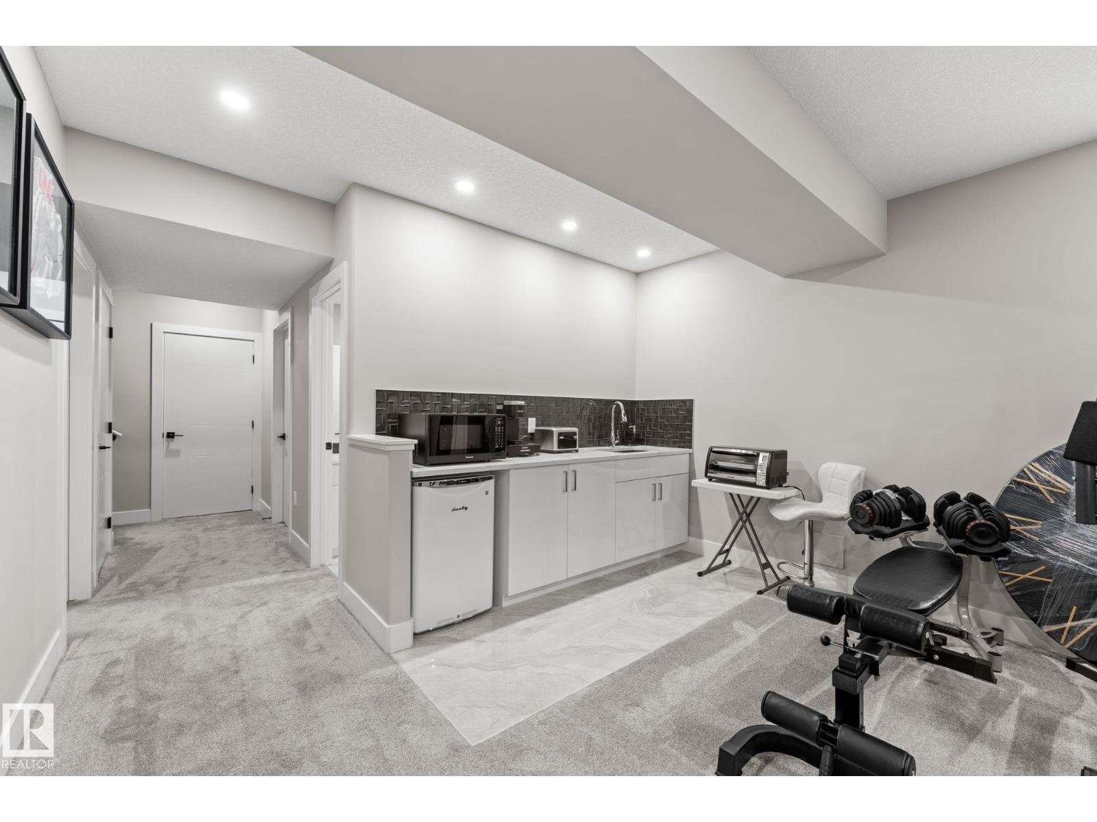 12383 176 AV NW - 44
