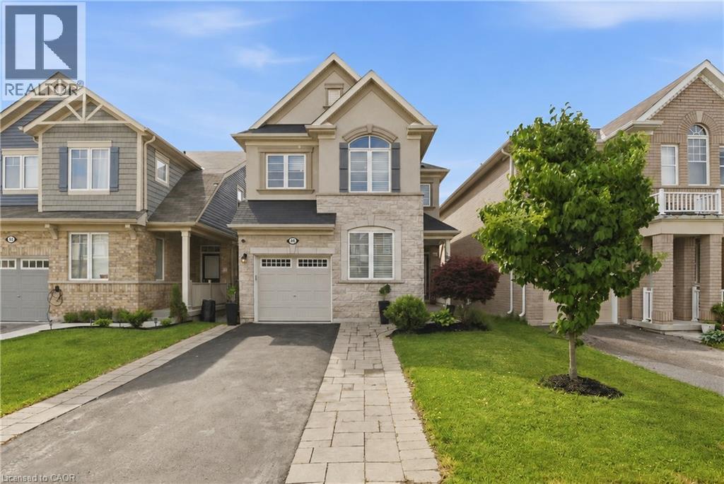 44 STILLWATER Crescent - 1