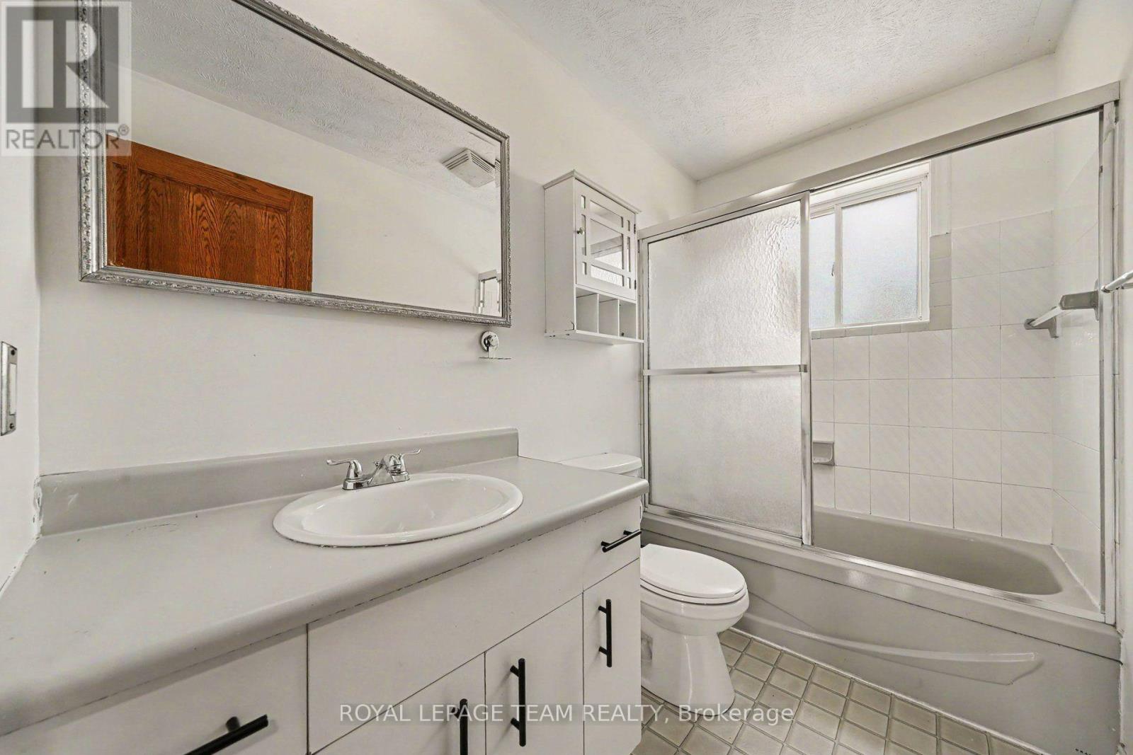 3 Bed, 1 Bath House for Rent in Ottawa – 978 RIDEAU ROAD, Ottawa – MLS# X13637344 - Image 11