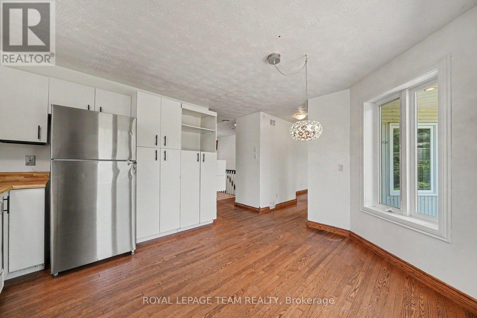 3 Bed, 1 Bath House for Rent in Ottawa – 978 RIDEAU ROAD, Ottawa – MLS# X13637344 - Image 6