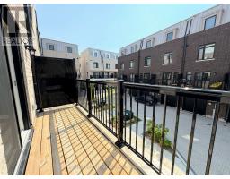 5 Spruce Pines Crescent, Toronto, ON M4A0A9 Photo 12