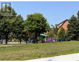 5 Spruce Pines Crescent, Toronto, ON M4A0A9 Photo 32