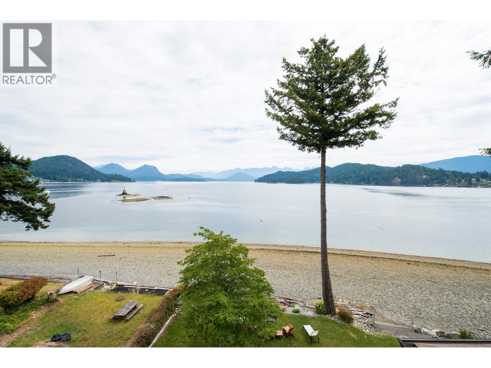 354 AVALON DRIVE, Gibsons — photo 2