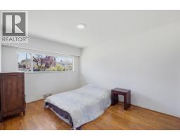 4656 Brentlawn Drive, Burnaby, BC V5C3V2 Photo 14