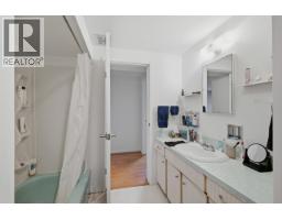 4656 Brentlawn Drive, Burnaby, BC V5C3V2 Photo 28