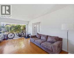 4656 Brentlawn Drive, Burnaby, BC V5C3V2 Photo 7