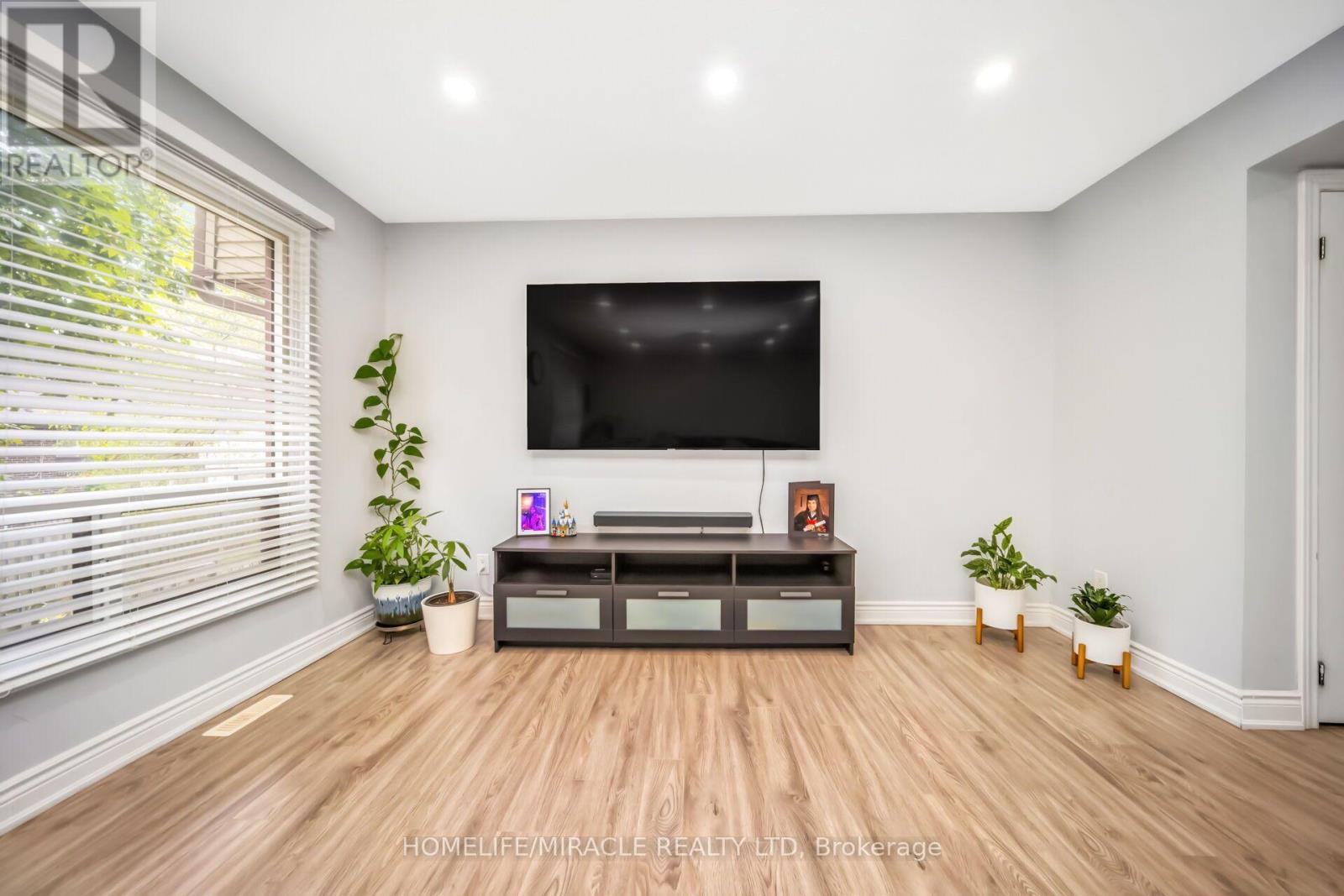 25 CARLETON PLACE - Image 18