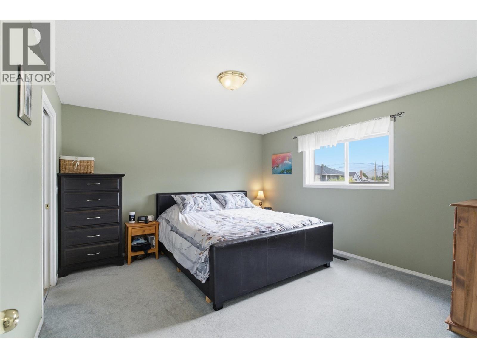 1376 Voght Street - Image 24