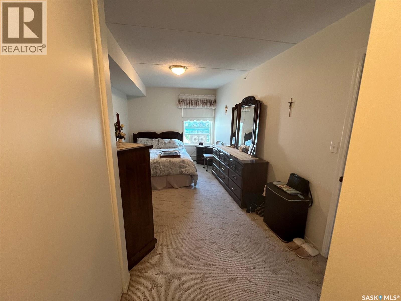 #Unit306 1 26th STREET E - 17