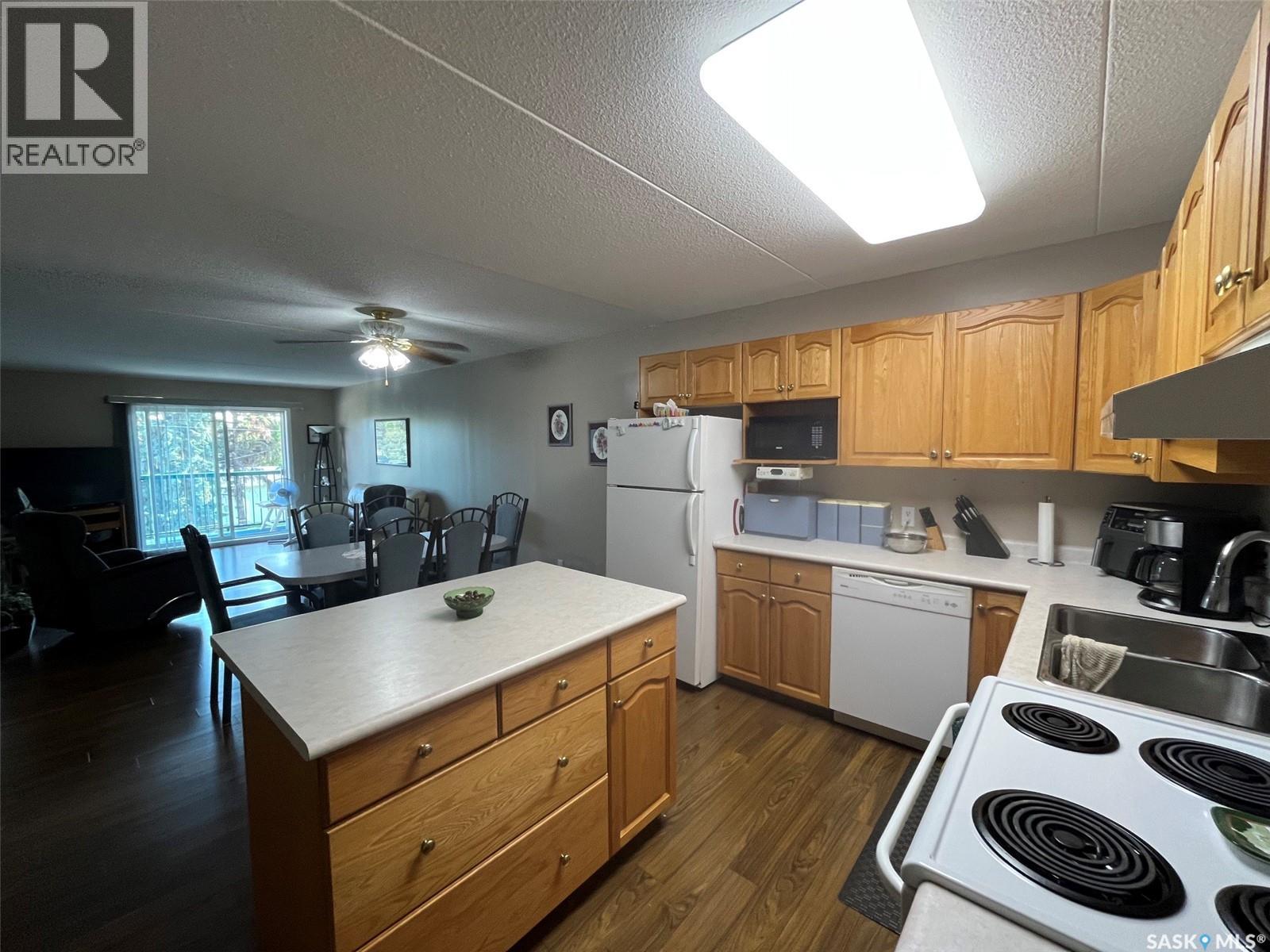 #Unit306 1 26th STREET E - 24