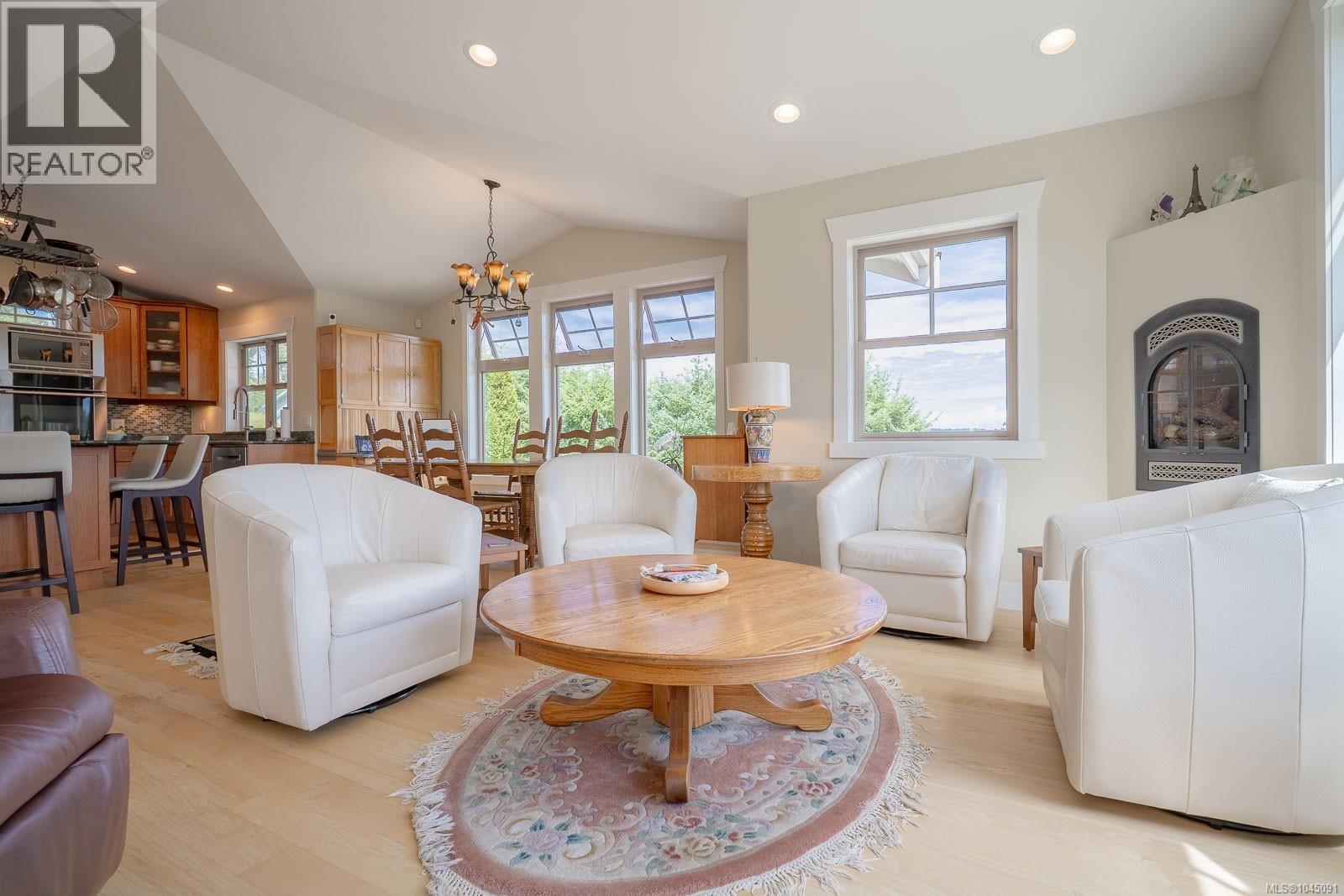 1251 Discovery Ave - Image 10