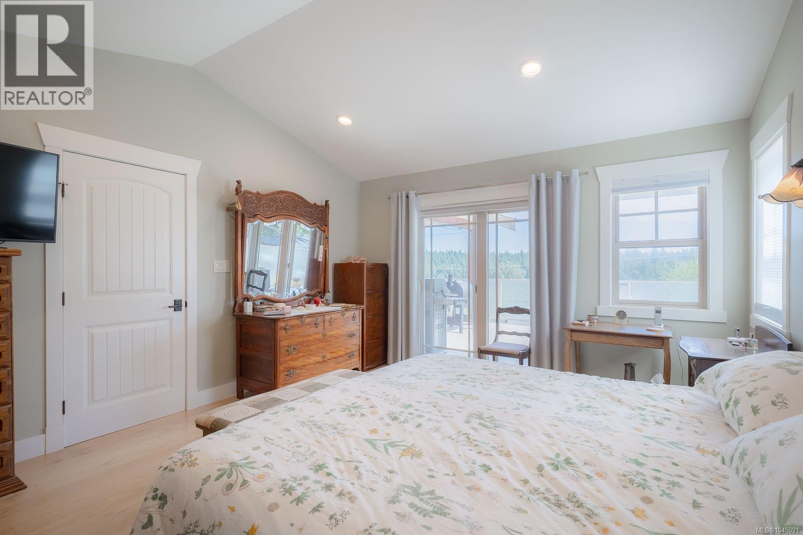 1251 Discovery Ave - Image 34