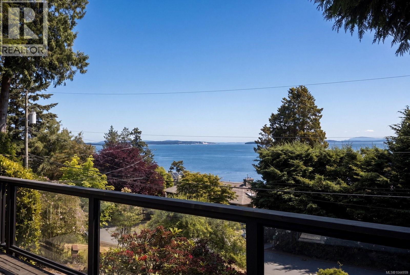 4950 Lochside Dr - Image 4