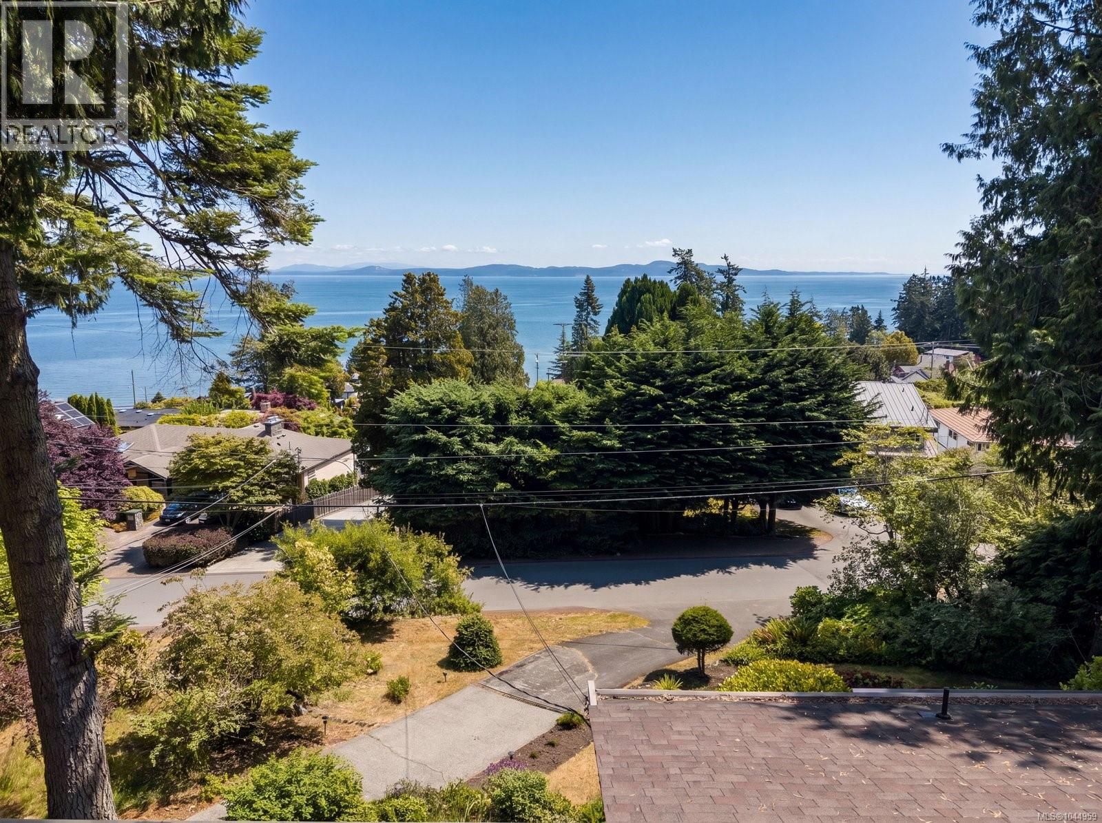 4950 Lochside Dr - Image 11