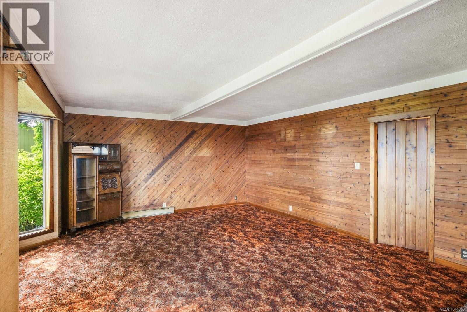 4950 Lochside Dr - Image 18