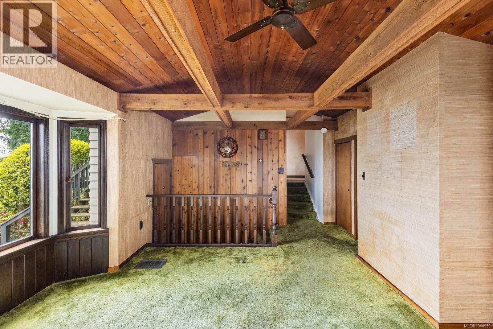 4950 Lochside Dr - 34