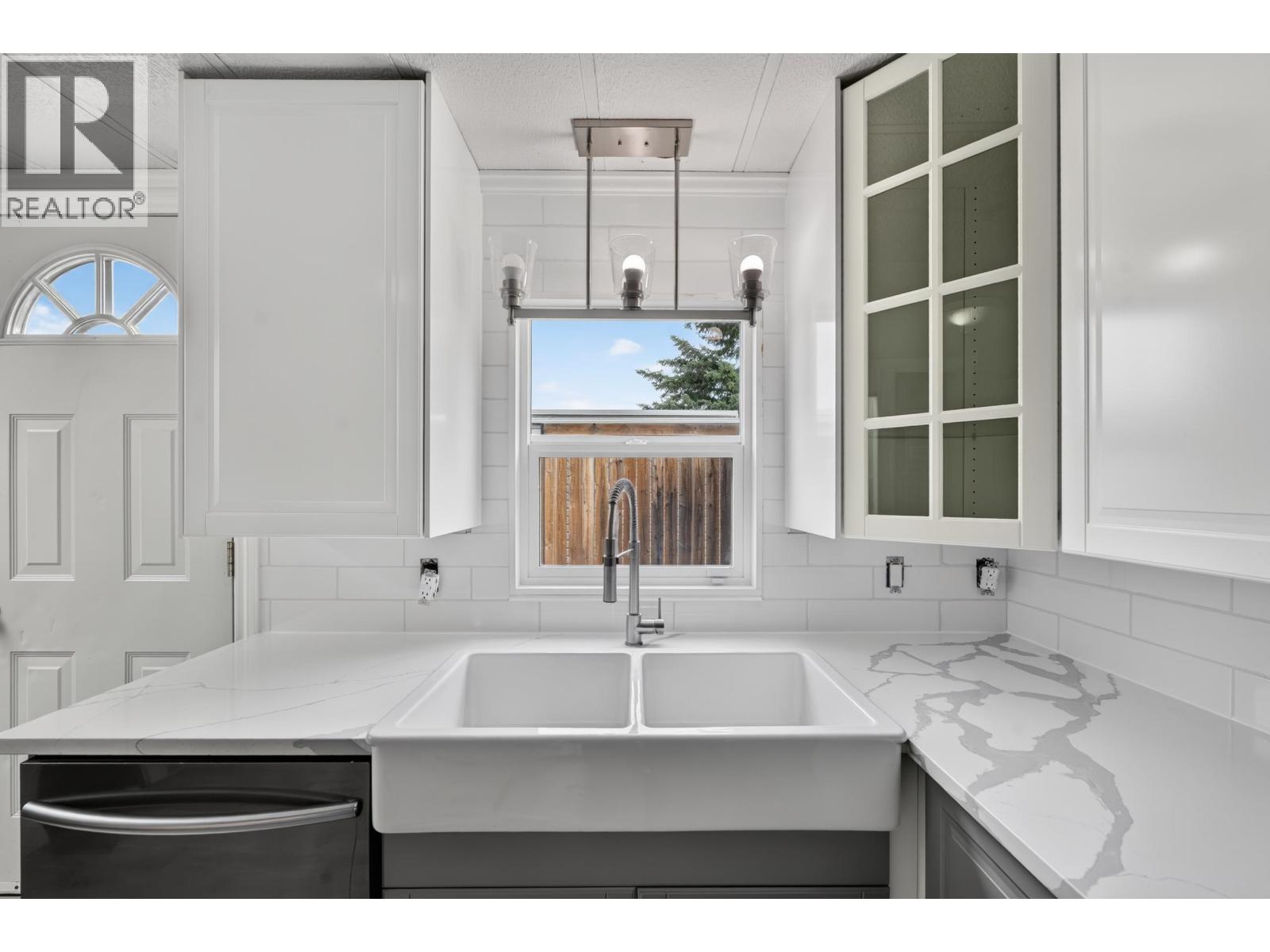 8812 76 STREET - Image 9