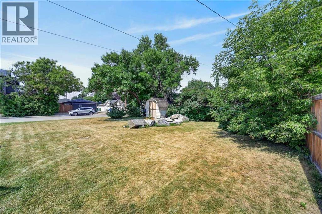 440 53 Avenue SW - 10