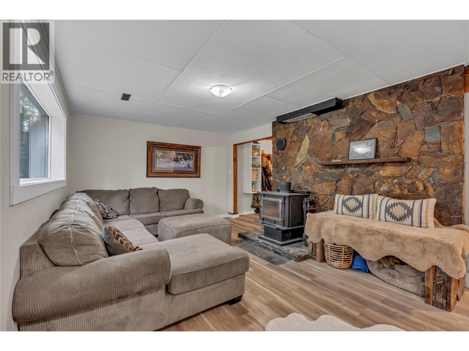 364 Princeton Summerland Road - 27