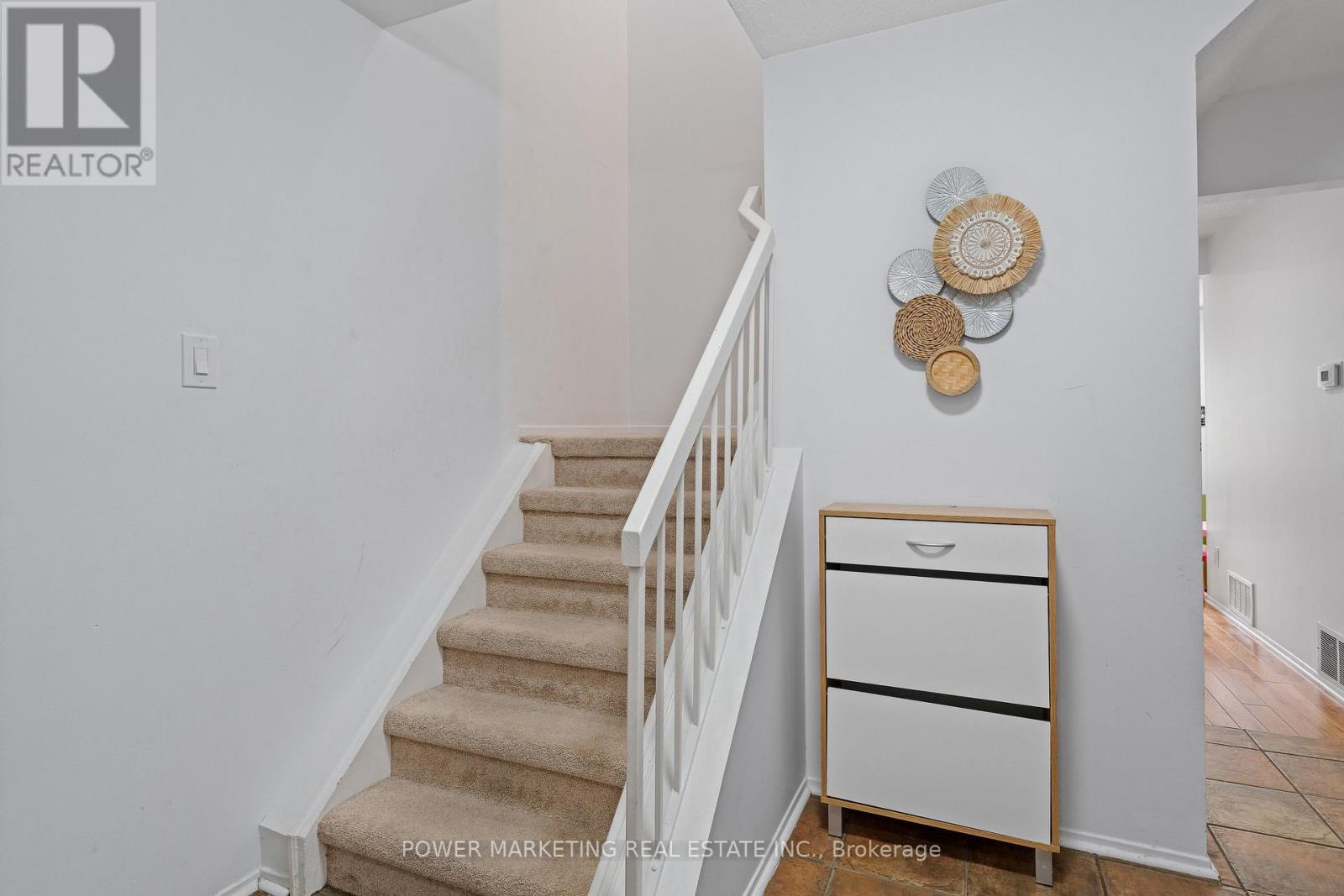 3 Bed, 2 Bath House for Sale in Ottawa – 10 BUJOLD COURT, Ottawa – MLS# X13637386 - Image 9