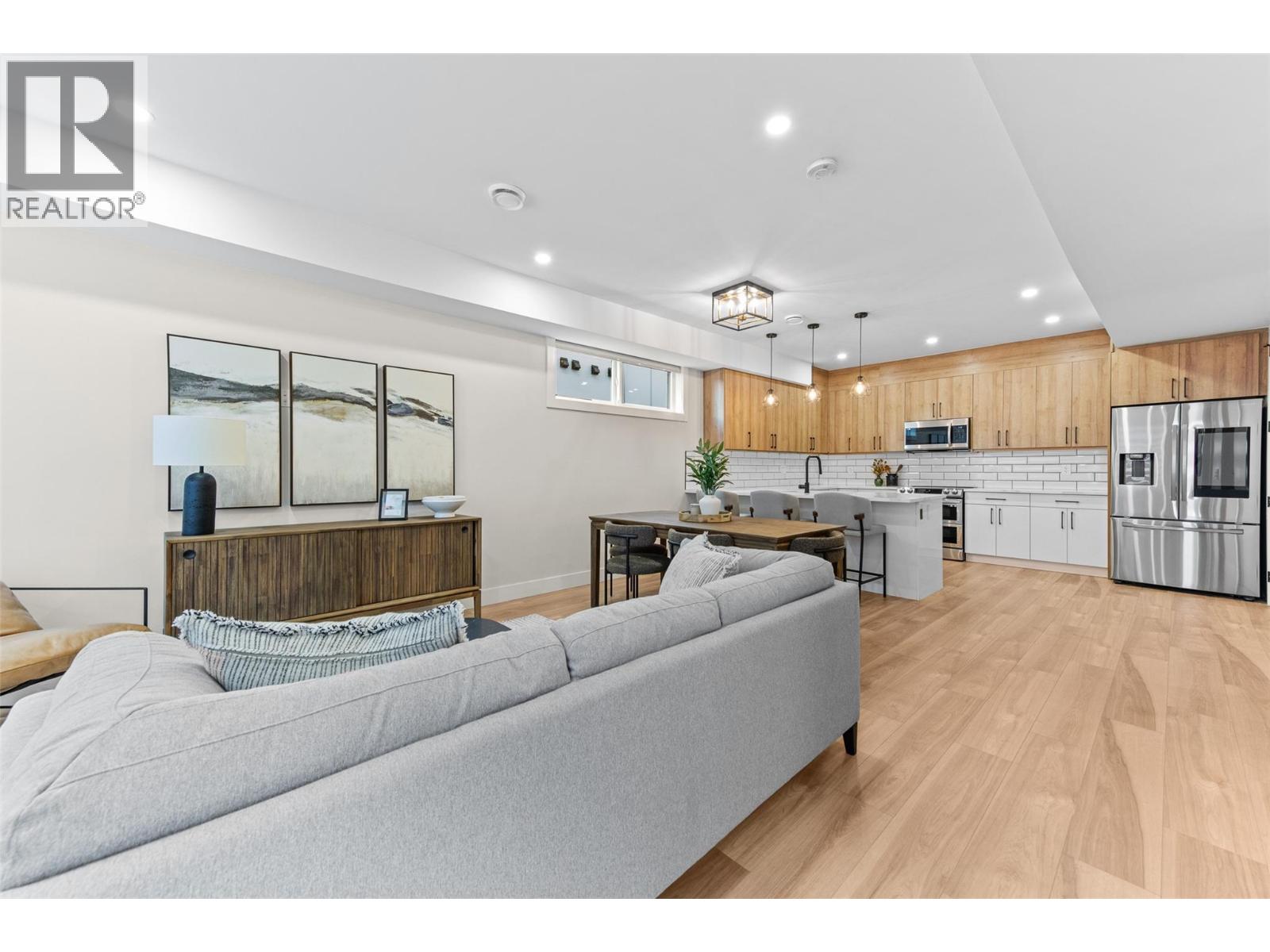 #2 1034 Martin Avenue - 7