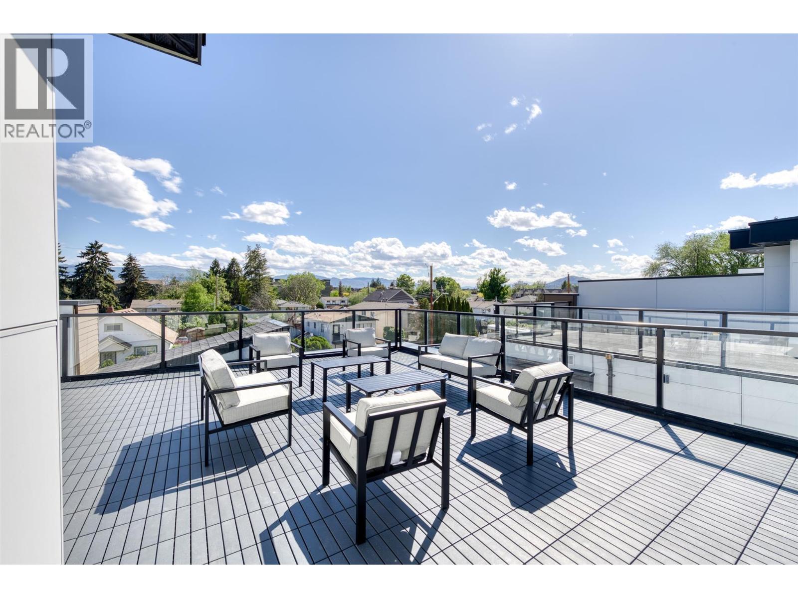 #4 1034 Martin Avenue - 5