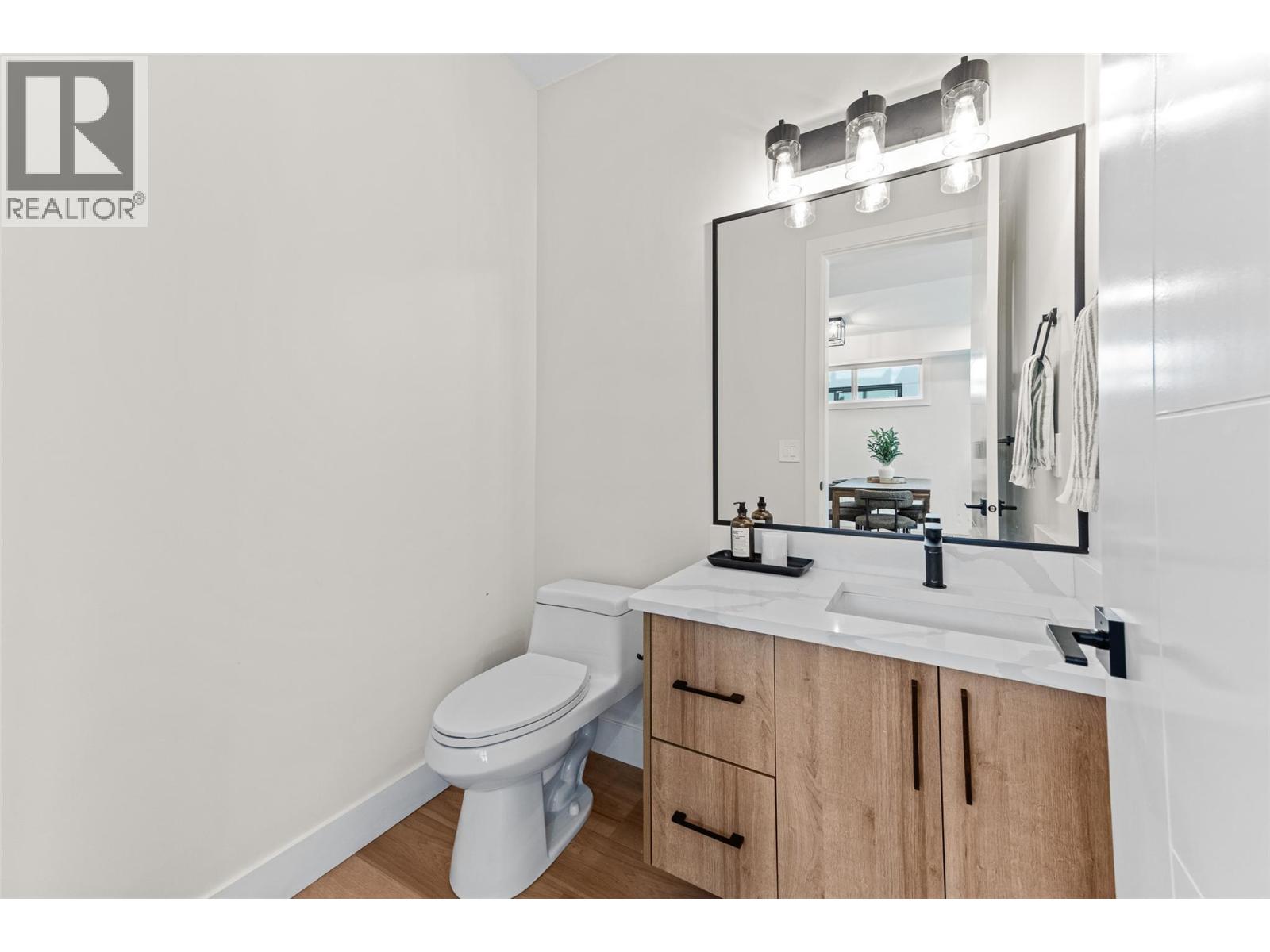 #4 1034 Martin Avenue - 9