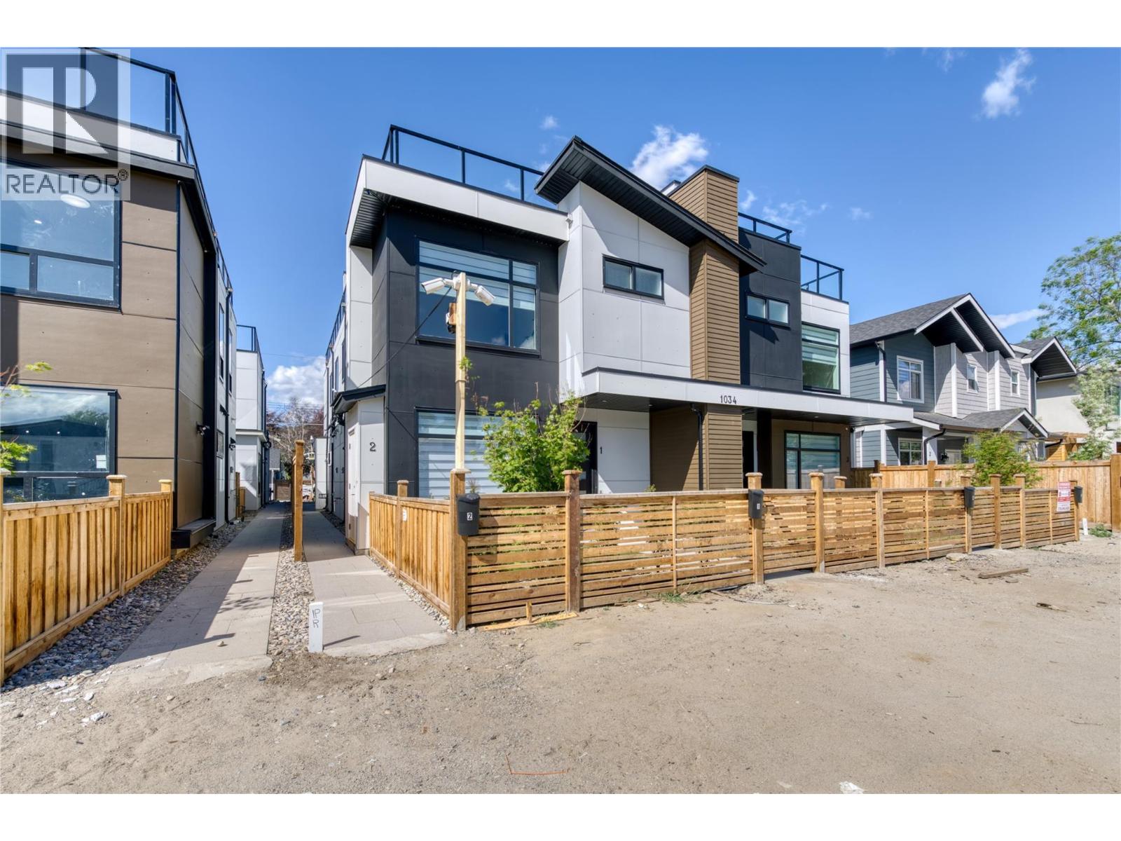 #4 1034 Martin Avenue - 25
