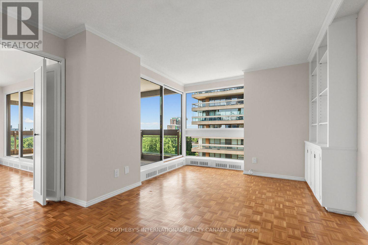 #902 61 ST CLAIR AVENUE W - Image 19