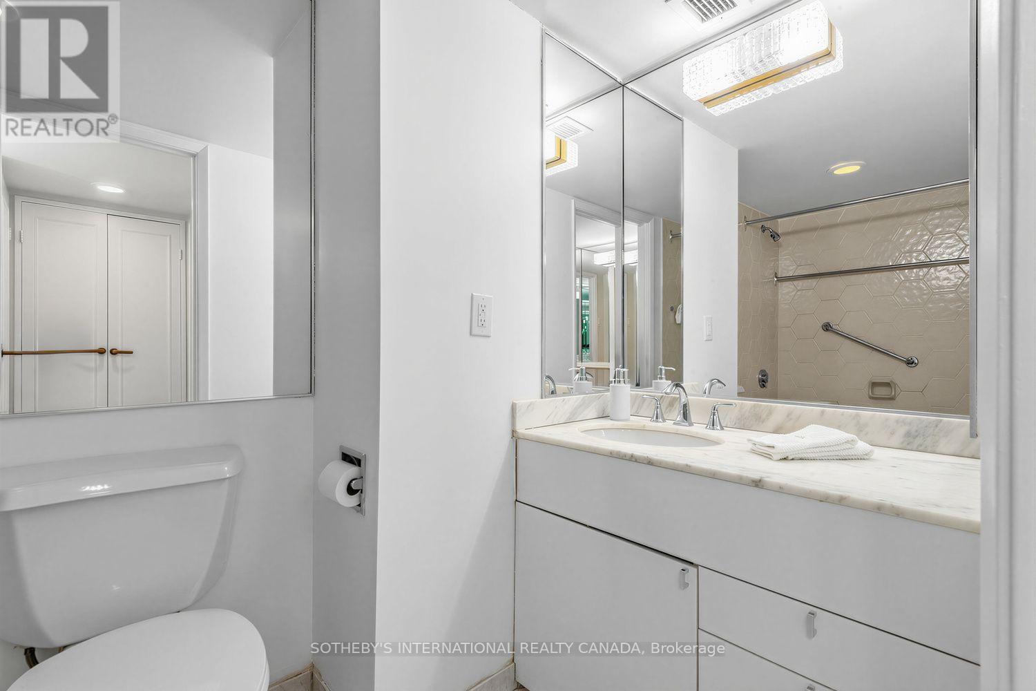 #902 61 ST CLAIR AVENUE W - Image 22
