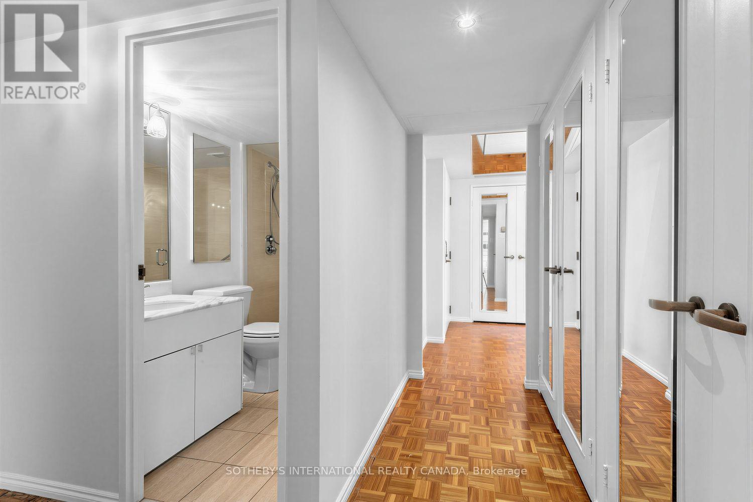 #902 61 ST CLAIR AVENUE W - Image 27
